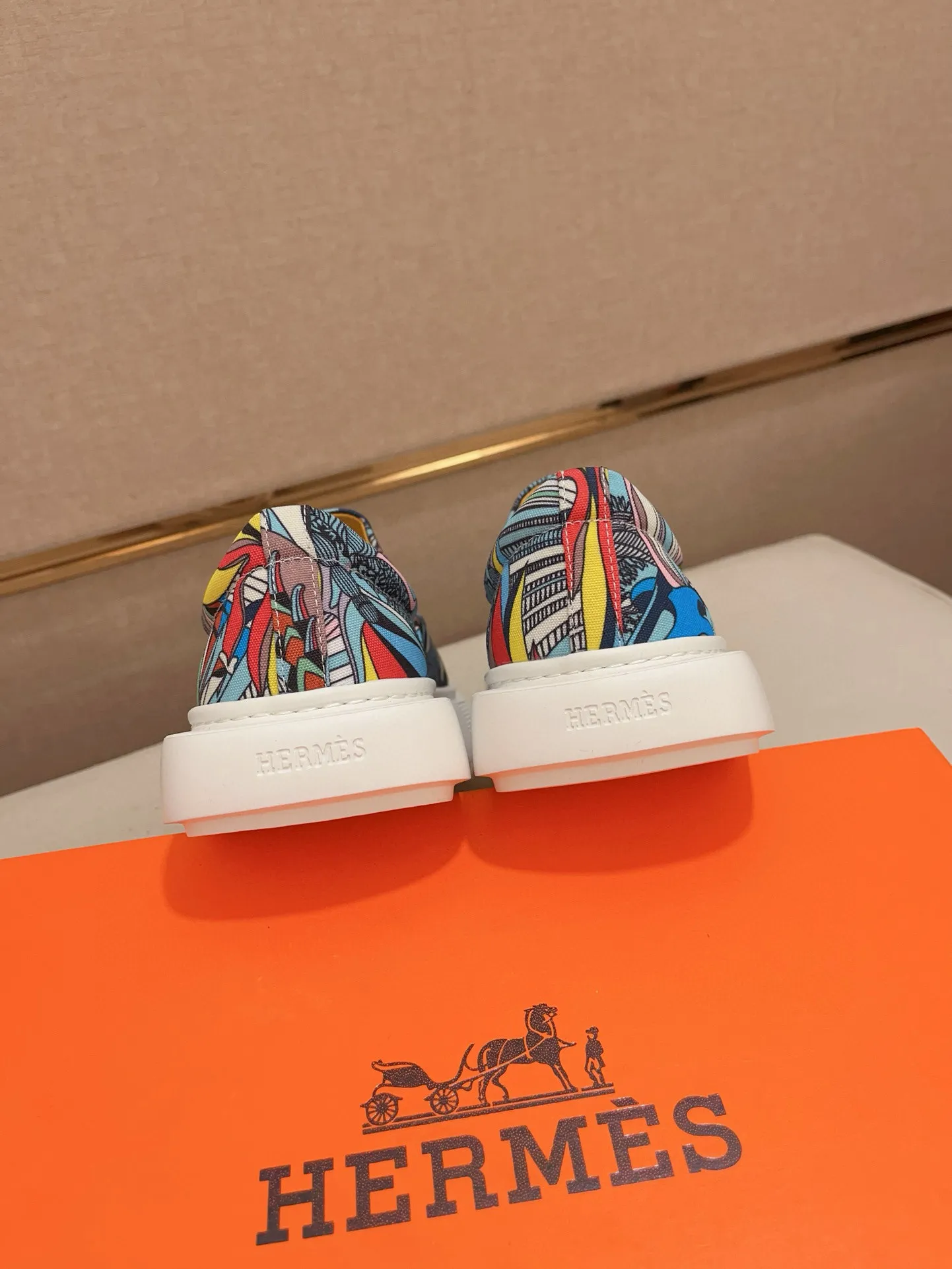 Men's clothing and shoes💰: 442💰《HERMES》【Classic original single version】Hermès; top 🔝purchase agent🔍🔍men's latest 🇺🇸 counter sales simultaneously, imported from Italy original ▲▲cowhide ▲▲ (high-end, nobility, class) ) Exquisite workmanship (Italian 🇮🇹 imported water-dyed 🐂 cowhide lining) sole: original sole provided by the original factory, ⚠️exclusive double-layer activity·TPR·rubber·combined molded outsole; super comfortable·wear-resistant·non-slip·environmental protection The real thing is more beautiful if you take the real thing (high quality, follow the order). You can enter and exit the counter at will * Number of yards: 38-44 (45 can be customized and cannot be returned or exchanged)
